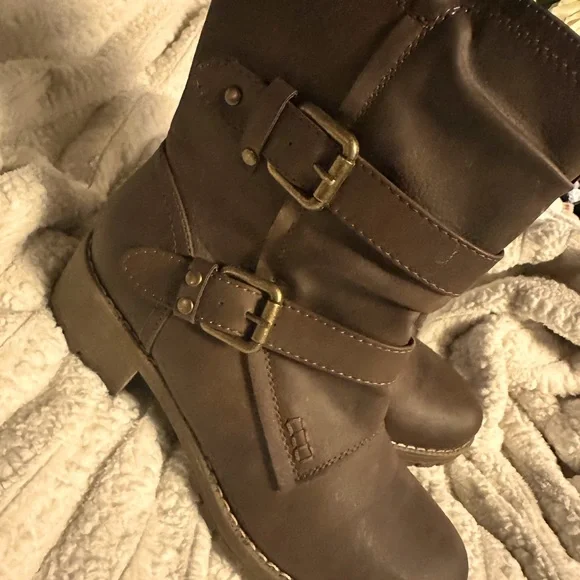 Brand new brown boots - Picture 3 of 6